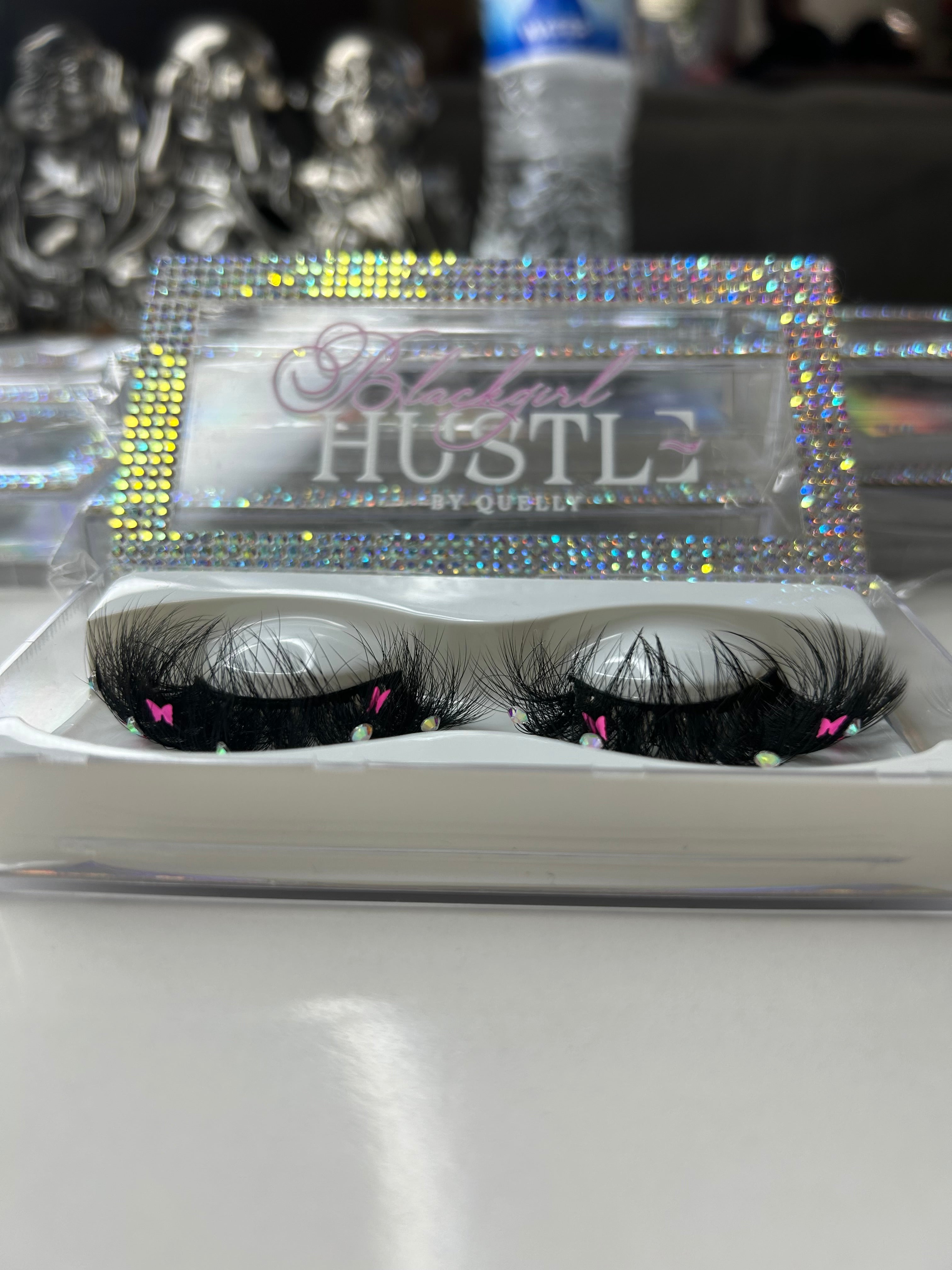Fly Me Out Lashes